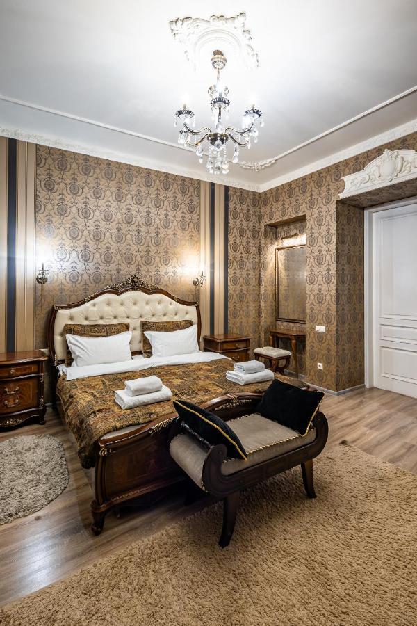 Classic Royal Central Apartment. Balcony And A/C 리비프 외부 사진